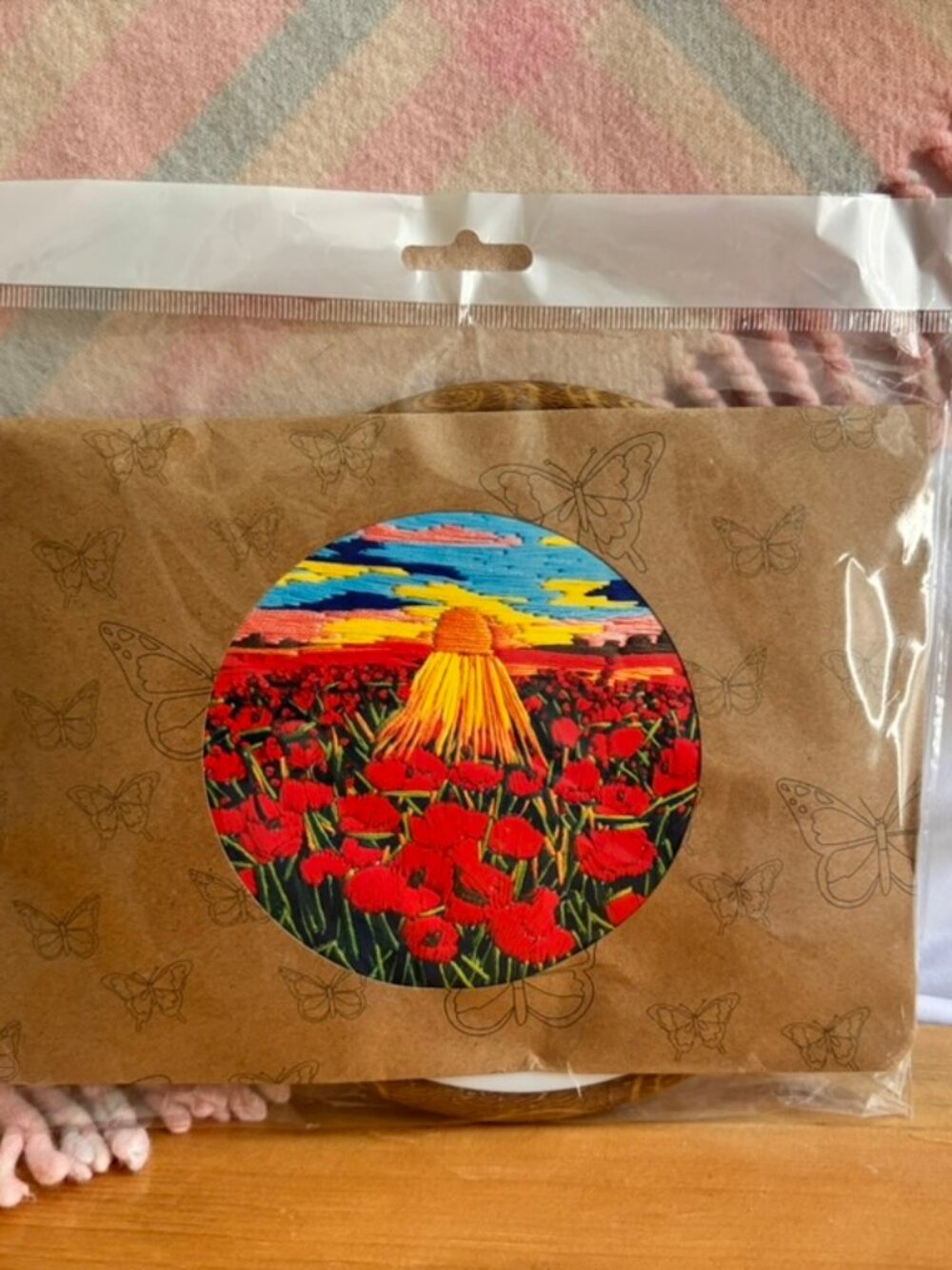 Embroidery Kit Round SunSet in Poppies Scenery NIP
